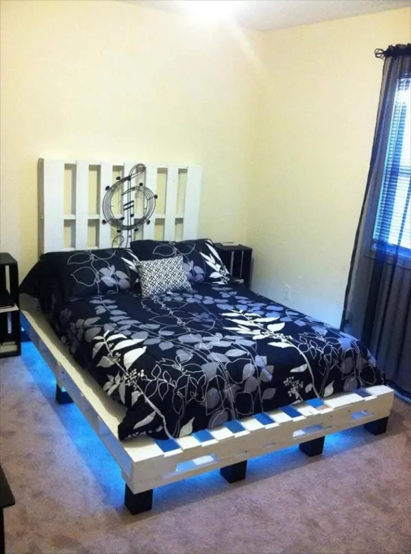 Wood pallet bed frame with lights
