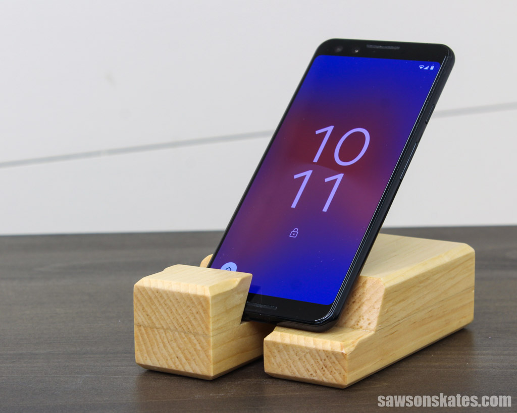 DIY wooden phone stand - Make it with Wood